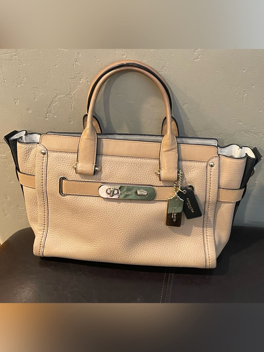 Coach Pebbled Leather Satchel tan Beige Gold Hardware large turn lock fall